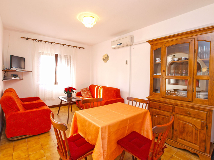 Others 4, Apartment 940, Medulin