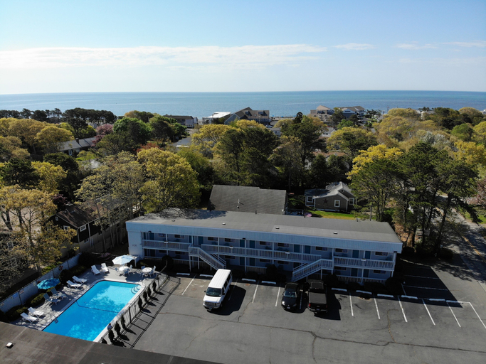 Exterior & Views 2, Ocean Breeze Motel, Barnstable