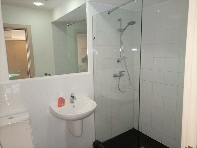 Bathroom 3, Haven City at the Gallery, Accra