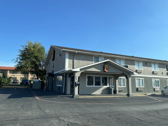 Exterior & Views 2, Super 8 by Wyndham Sherman, Grayson
