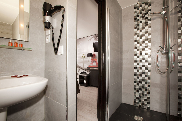 Bathroom 4, Hotel Eden Opéra, Paris