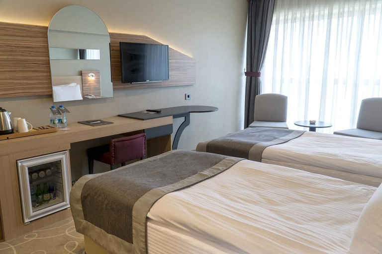 Bedroom 2, Greymark Hotel, Konak