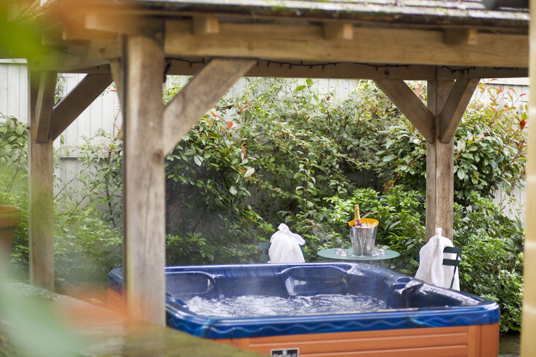 Sport & Beauty 2, Hare And Hounds Hotel, Gloucestershire