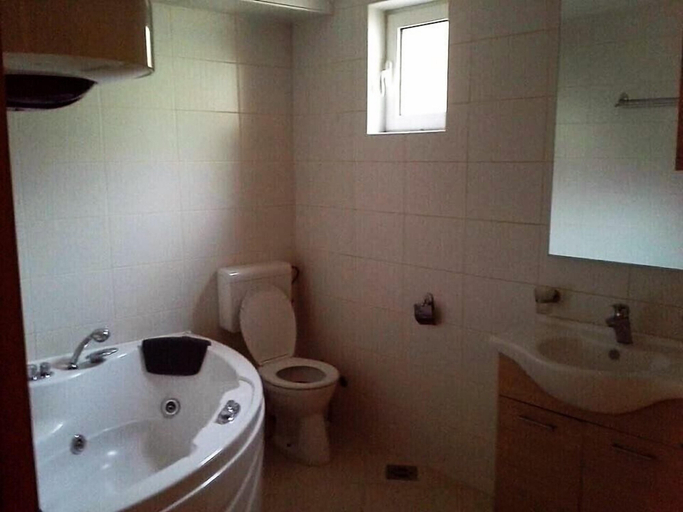 Bathroom 2, Margo apartment