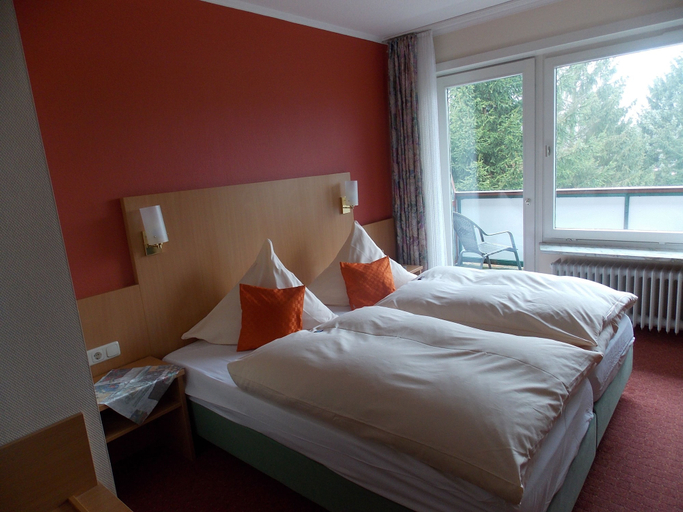 Bedroom 5, Landgasthof Allerparadies, Celle