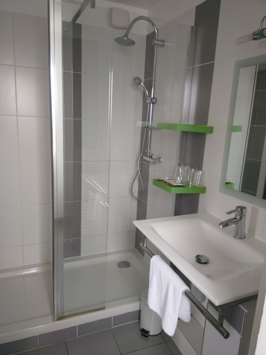 Bathroom 4, Hôtel Savary, Charente-Maritime