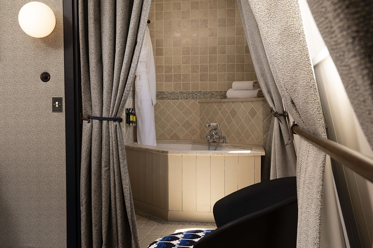 Bathroom 4, Hotel Elysees Regencia, Paris