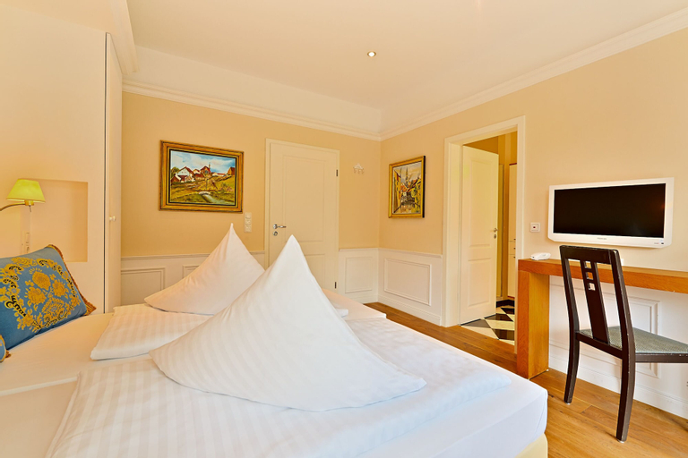 Bedroom 3, Hotel Weinberg-Schlößchen, Mainz-Bingen