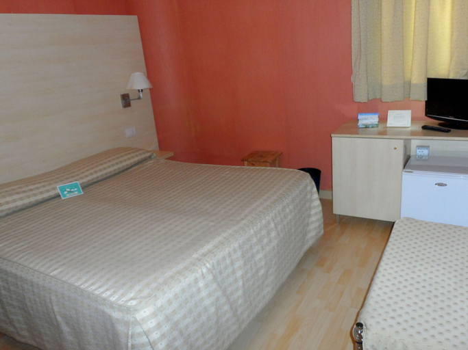 Bedroom 3, Hotel Diecimare, Salerno