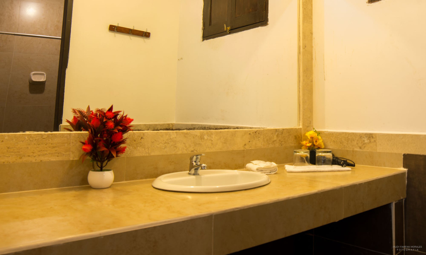 Bathroom 5, Gringo Bill's Boutique Hotel, Urubamba