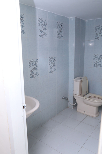 Bathroom 4, Platinum Hotel Ltd, Dhaka