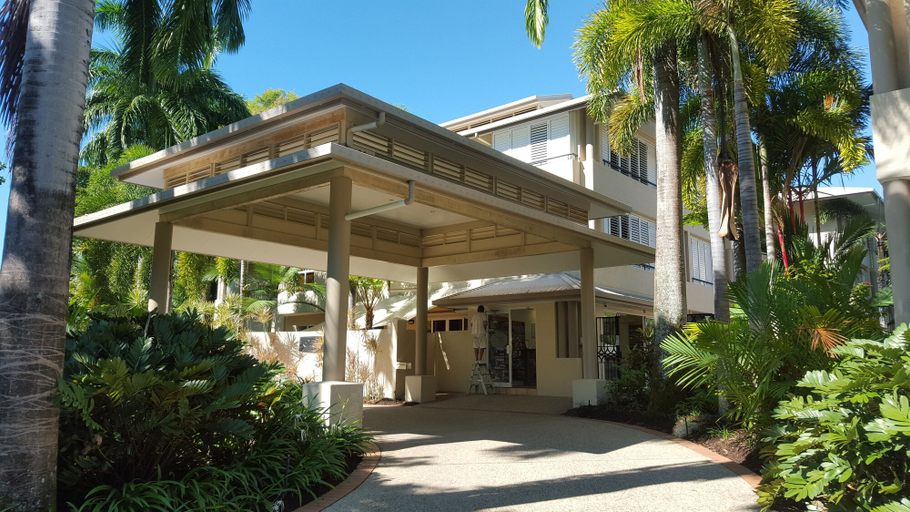 Exterior & Views 2, Cayman Villas, Douglas