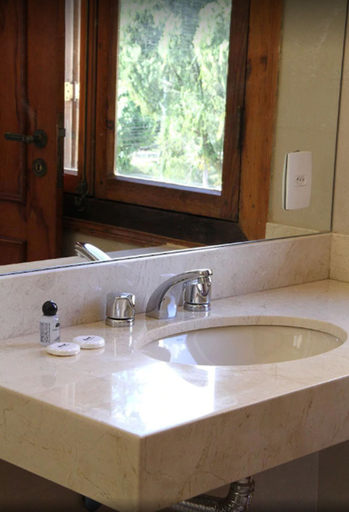 Bathroom 4, Hotel Casablanca Koeler, Petrópolis