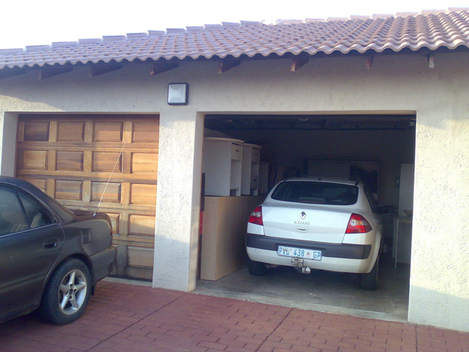 Exterior & Views, Fourie Street Guesthouse, Waterberg