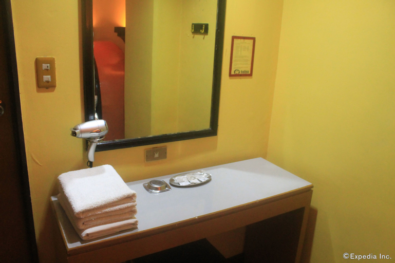 Bedroom 5, Halina Drive Inn Hotels - Sta Mesa, Manila City