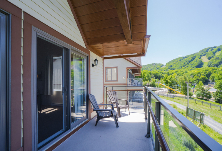 Others 5, Condos Château-Bromont, La Haute-Yamaska