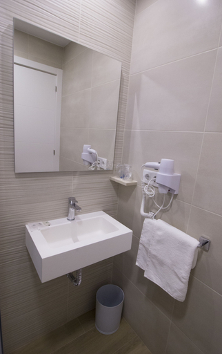 Bathroom 5, Hostal Pensimar, Alicante