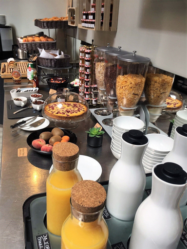 Food & Drinks 6