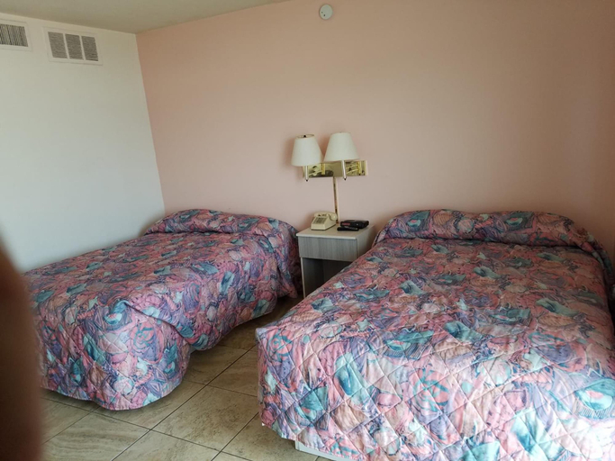 Bedroom 3, Beach Terrace Motor Inn, Cape May