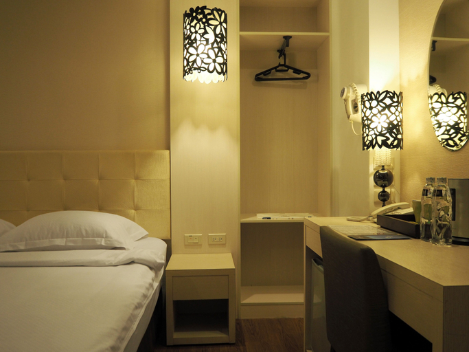 Bedroom 3, The Riverside Hotel Hengchun, Pingtung