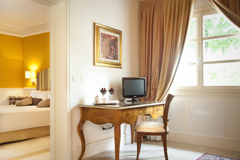 Bedroom 3, Relais Villa Valfiore, Bologna