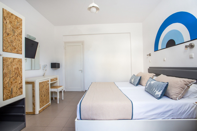 Bedroom 4, Tinas Plus Hotel, South Aegean