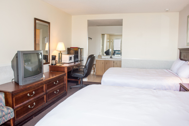 Bedroom 4, Hawk's Nest Lodge, Camden