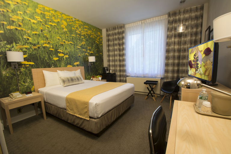 Bedroom 3, Adria Hotel And Conference Center, New York