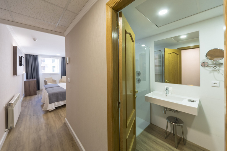 Bathroom 5, Rosaleda Del Mijares, Castellón