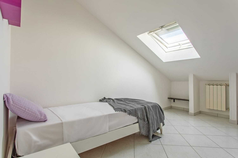 Room 2, Penthouse, Teramo