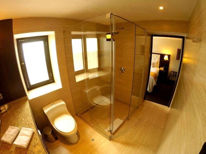Bathroom, La Casa de Don Ignacio, Cusco