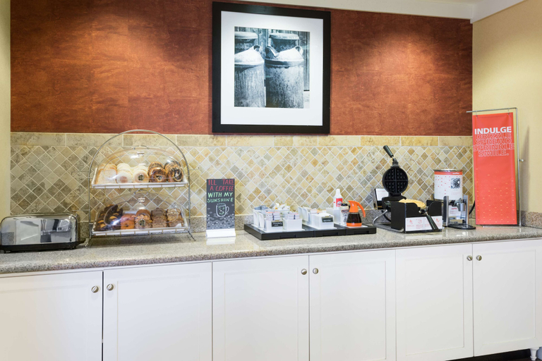 Food & Drinks 5, Hampton Inn Moss Point Pascagoula, Jackson