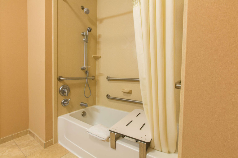 Bathroom 4, Hampton Inn Goshen, Elkhart