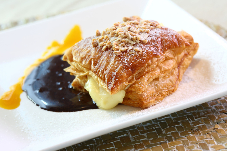 Food & Drinks 15