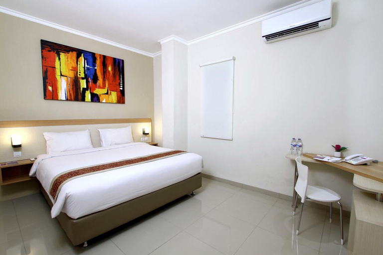 Bedroom 4, Laxston Hotel by Front One, Yogyakarta