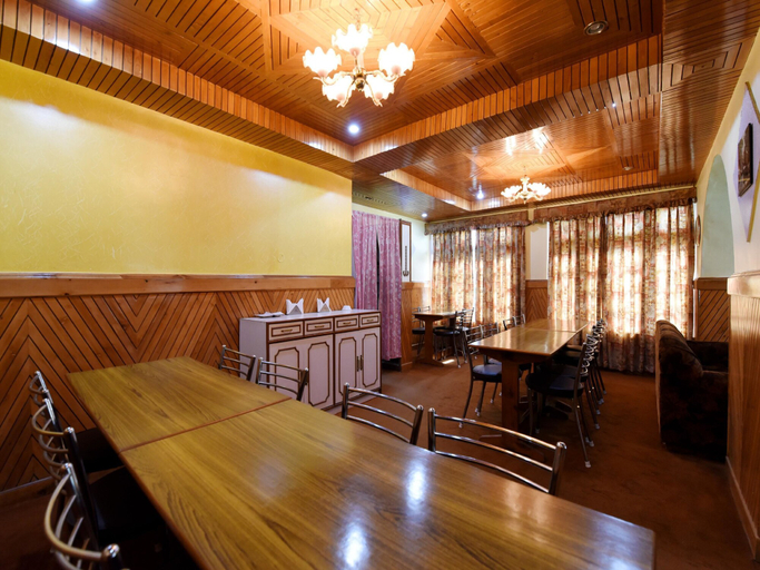 Food & Drinks 4, Hotel Oakwood Chail, Solan