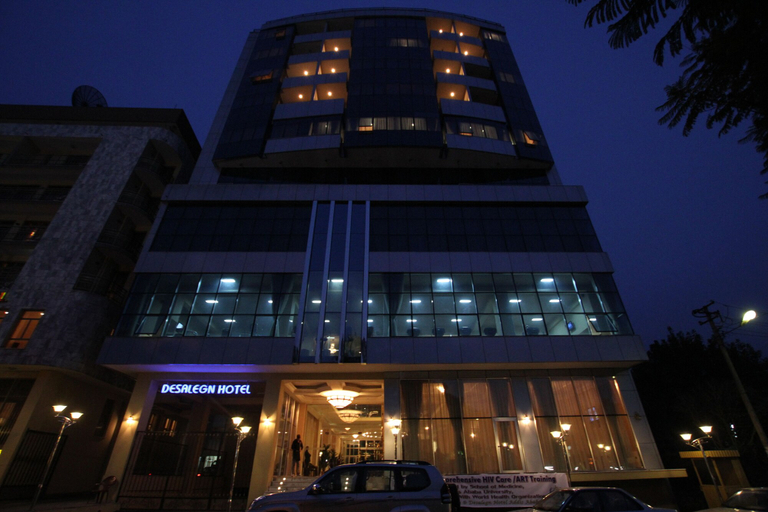 Exterior & Views