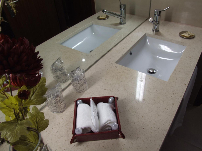 Bathroom 5, Casa Do Vale Hotel, Évora