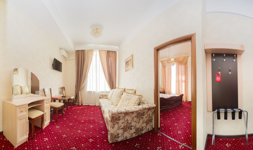 Others 5, Hotel Pervomayskaya, Eastern