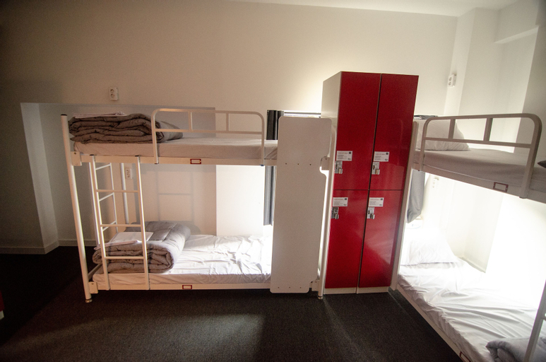 Bedroom 27