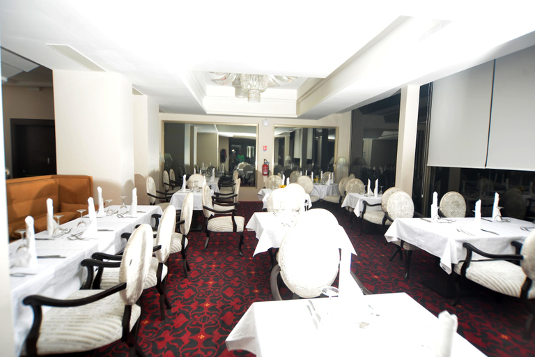 Food & Drinks 5, Hôtel Fleur de Lys Plateau, Dakar