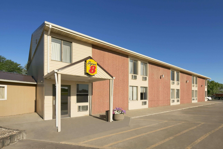 Exterior & Views 2, Super 8 by Wyndham Redfield, Spink