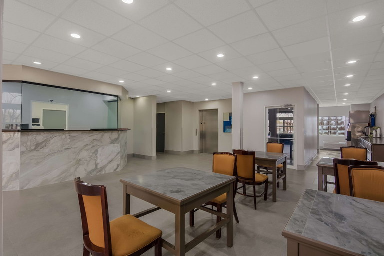 Food & Drinks 5, Americas Best Value Inn & Suites Lake Charles at I-210 Exit 5, Calcasieu