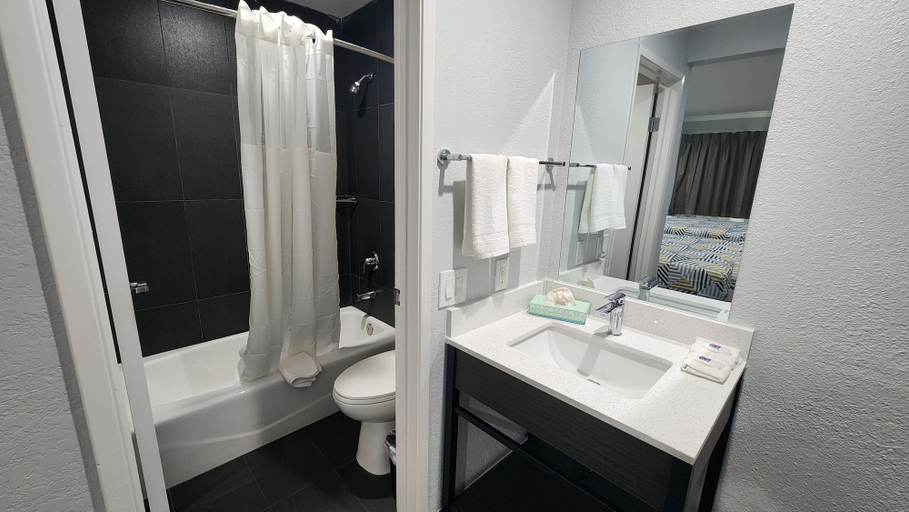 Bathroom 4, Studio 6 Suites San Ysidro, CA -San Diego South Bay, San Diego