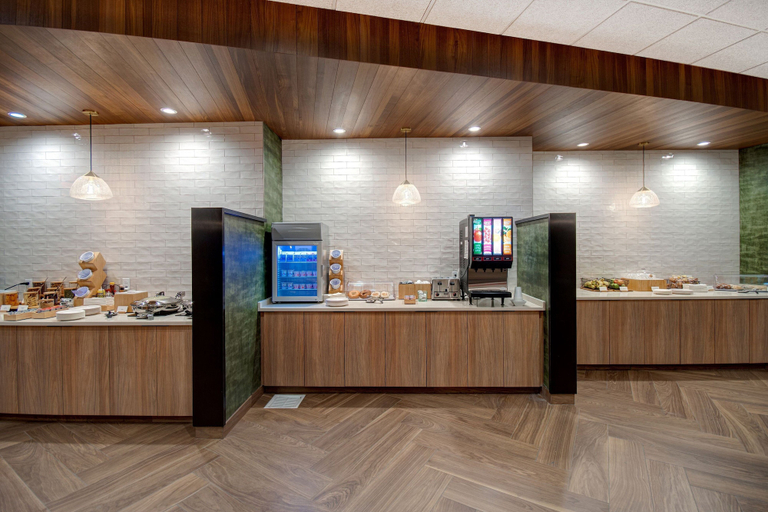 Food & Drinks 4, Fairfield Inn & Suites by Marriott Lancaster Palmdale, Los Angeles