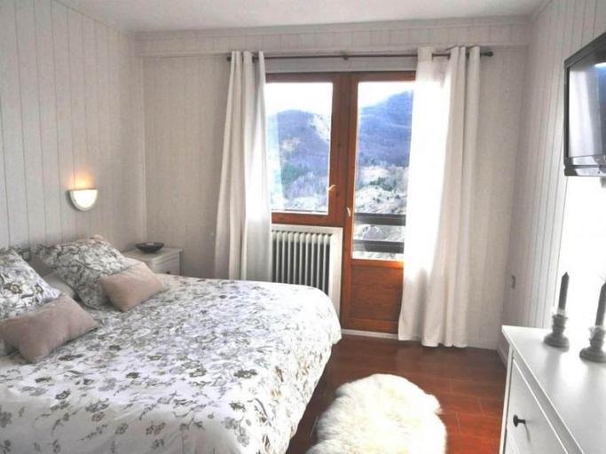 Bedroom 5, Hotel Tirol, Huesca
