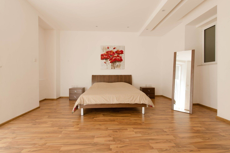 Bedroom 3, Charming Seafront Apartment, Perfect for Families