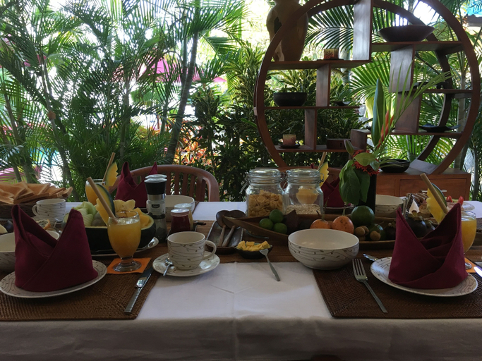 Food & Drinks 5, Villa Damai, Buleleng