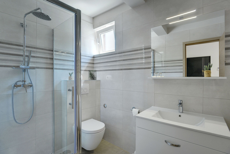 Bathroom 3, D&A City Center Apartments, Pula