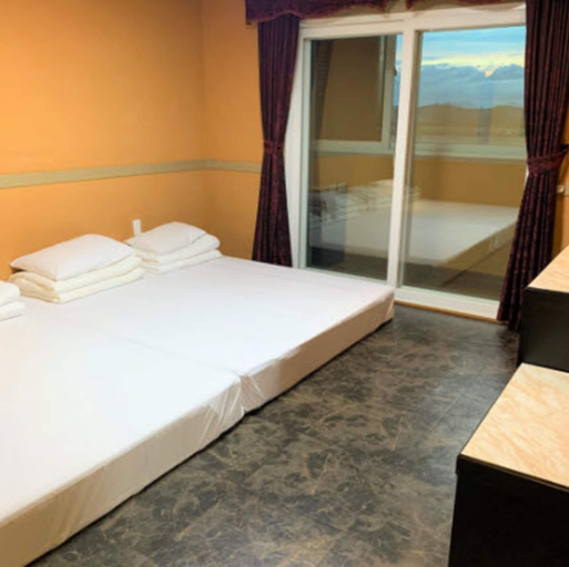 Bedroom 5, Silla Family Hotel, Gyeongju